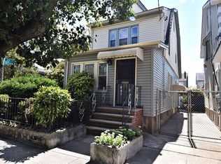 15854 75th Rd, Fresh Meadows, NY 11366