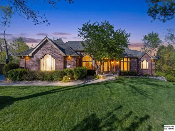 17108 R Cir, Omaha, NE 68135