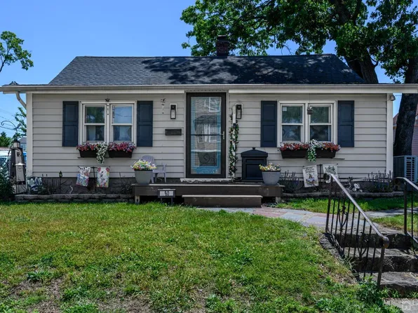 60 Lawrence Ave, Keansburg, NJ 07734