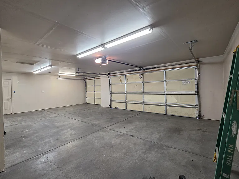 438 Mountainside Ln — Photo 22
