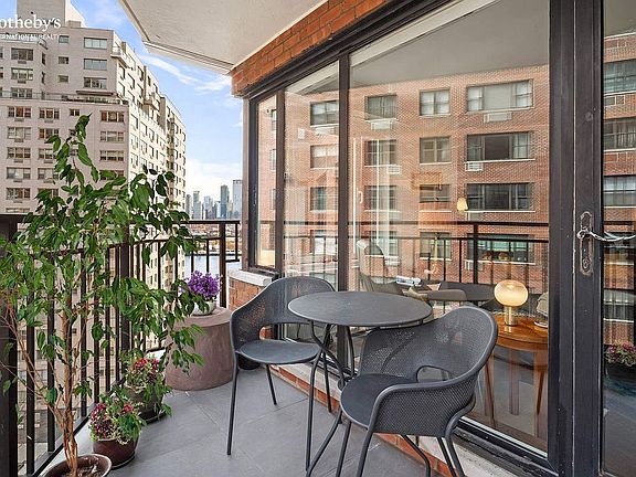 4th image of 60 Sutton Pl S #12BN