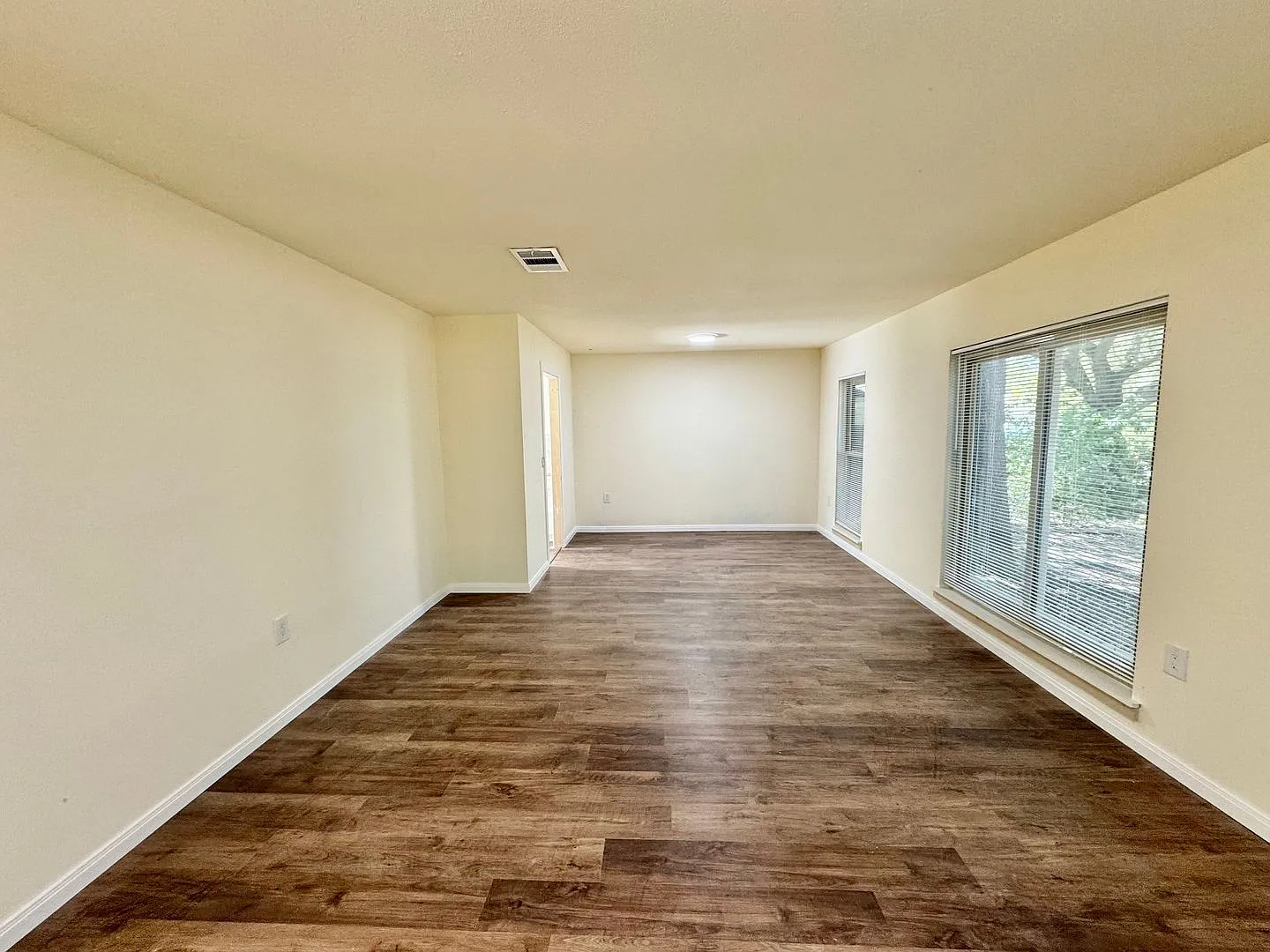 *Move In Special* Beautiful 3-Bedroom/ 2 Bath Remodeled Home! — Photo 4