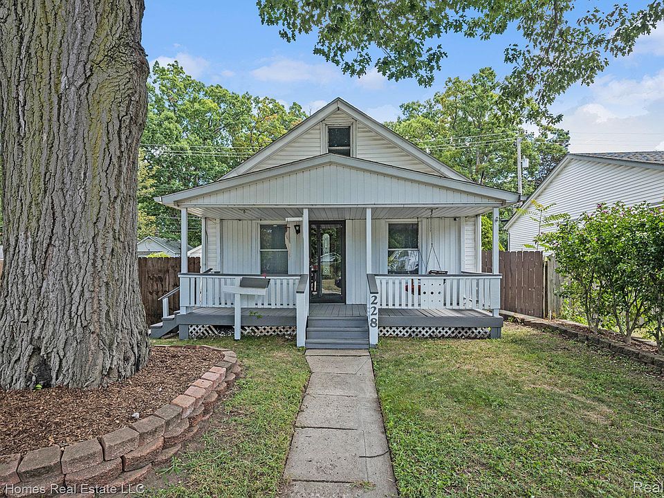 1st image of 228 Kensington Ave