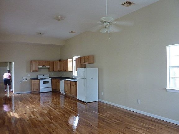 Living area/kitchen combo