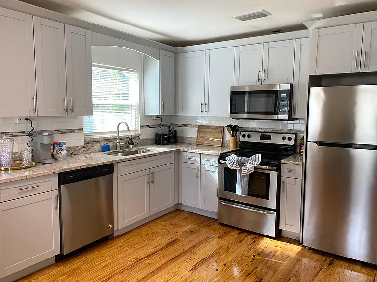 8716 N Tampa St — Photo 13