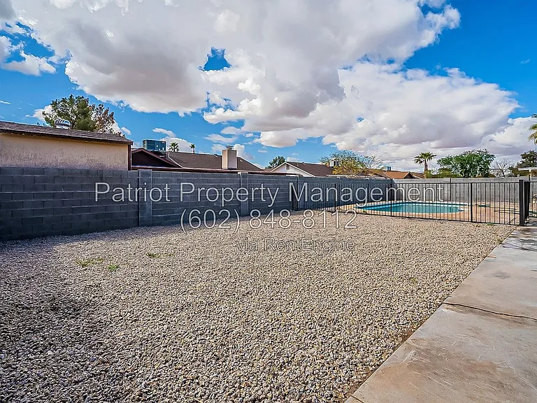 7003 W Sierra St — Photo 31