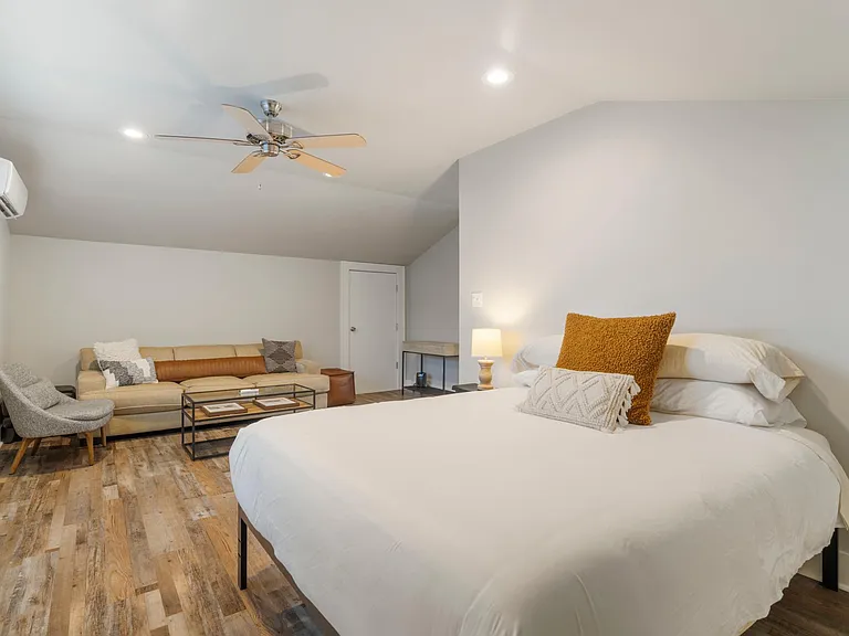 1220 N Cheyenne Ave — Photo 35