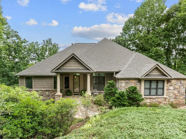103 Bollers Knob Ln, Hendersonville, NC 28739