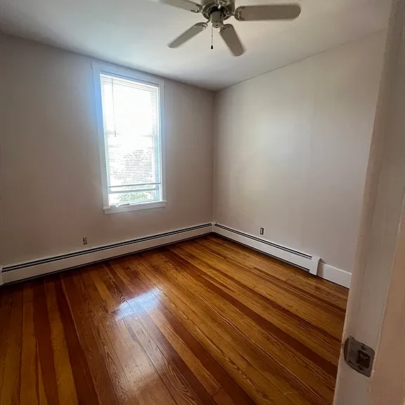 5 Hatch St #3 — Photo 4