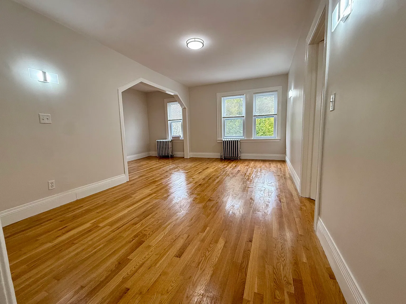 2 bed, 900 sqft, $2,850 — Photo 1