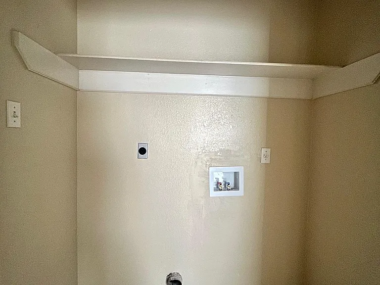 203 Martingale Ln #40 — Photo 18