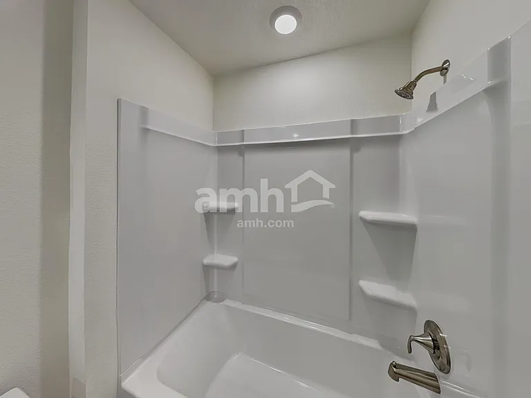 5968 Pinewood Estates Dr — Photo 17