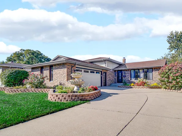 8760 Madison Ave, Munster, IN 46321