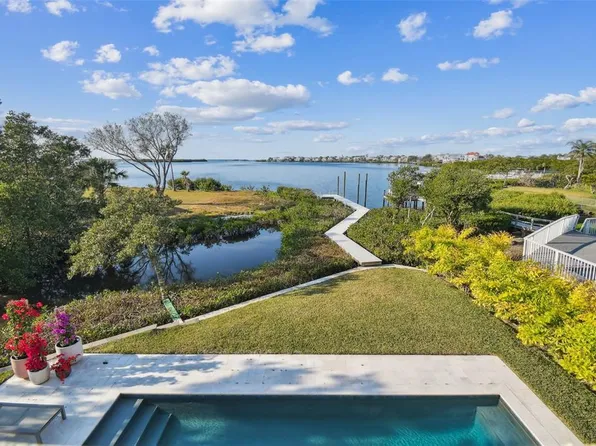 1640 Sea Breeze Dr, Tarpon Springs, FL 34689