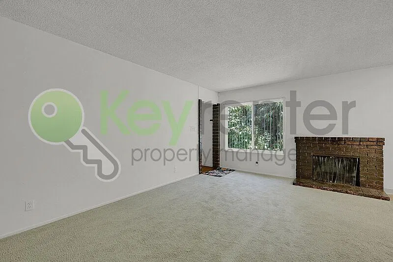 2 bed, 1.0 bath, 903 sqft, $16,575 — Photo 4