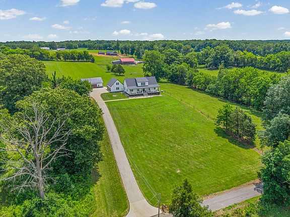 3rd image of 2947 Ellis Rd