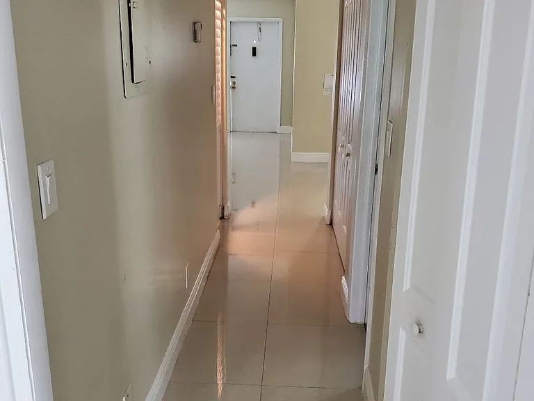 581 N University Dr — Photo 3