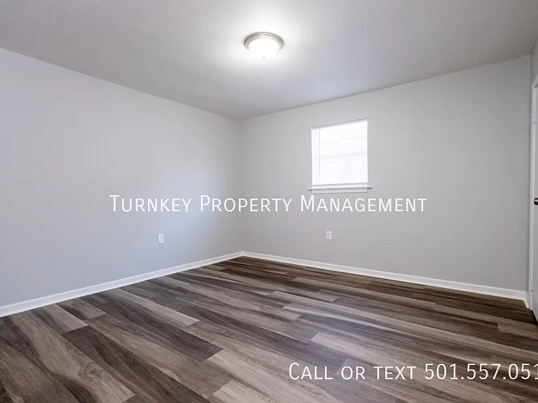 1626 Brown St #B — Photo 6