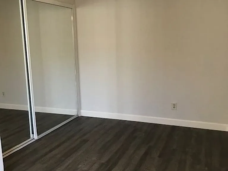 Mission Beach 1Bed 1 Bath steps from the water! — Photo 8