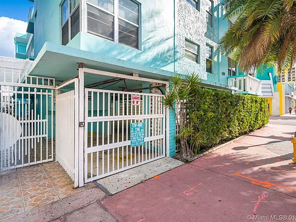 2nd image of 701 Collins Ave APT 1A