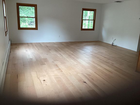 3rd image of 17 Blackwell Ln