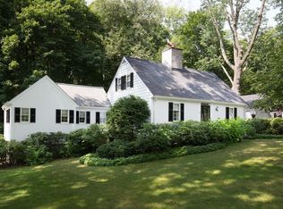 31 Standish Rd, Wellesley, MA 02481