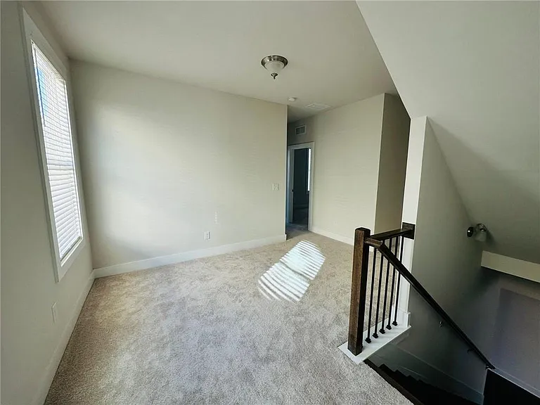 1252 Windmill Pkwy — Photo 18