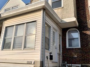 512 Woodcliffe Rd, Upper Darby, PA 19082