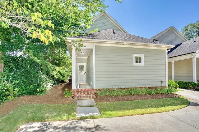 305A Old Buncombe Rd — Photo 16