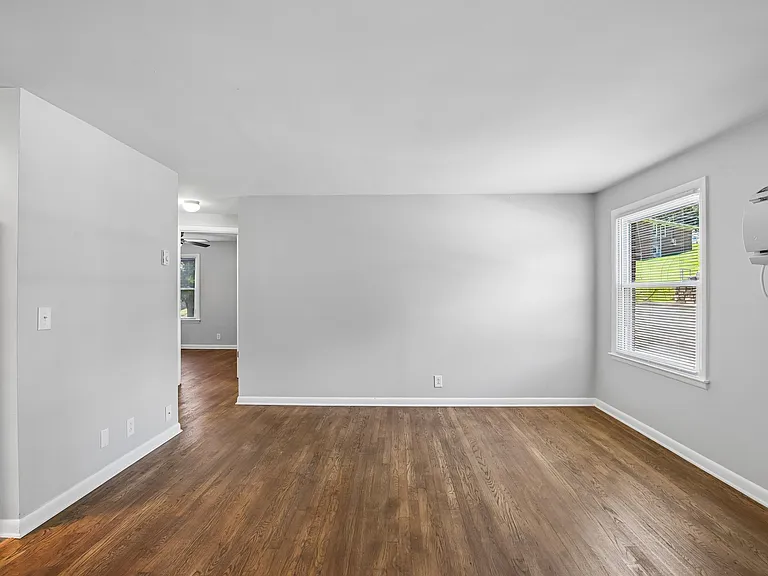 Roberts Park Apartments — Photo 56