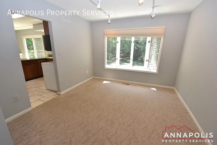 1915 Ridgewood Rd — Photo 5