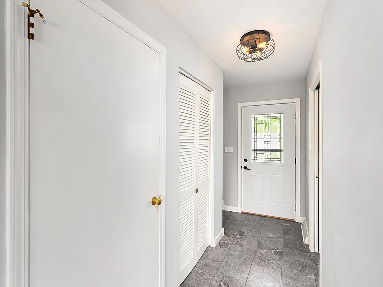 431 Kelly Cir — Photo 17