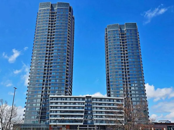 50 Upper Mall Way #329, Vaughan, ON L4J 0L8