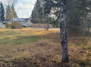 208 3rd Ave NE, McLennan, AB T0H 2L0