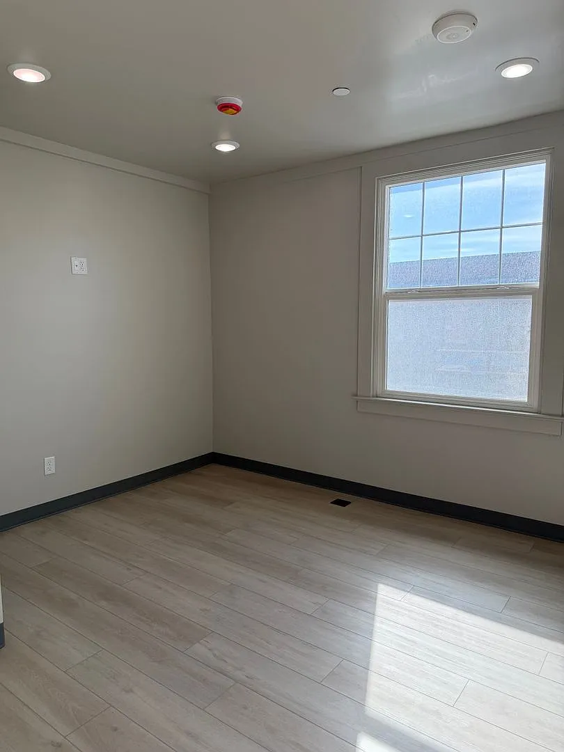 Milmor Apartments — Photo 4