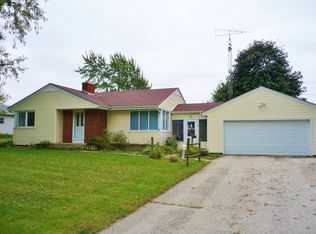 5801 E Chrysler Dr, Belvidere, IL 61008