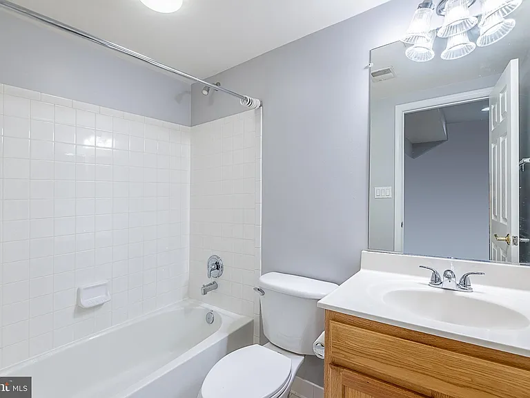 24635 Kings Canyon Sq — Photo 38