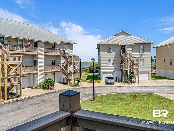 4th image of 4 Yacht Club Dr APT 31