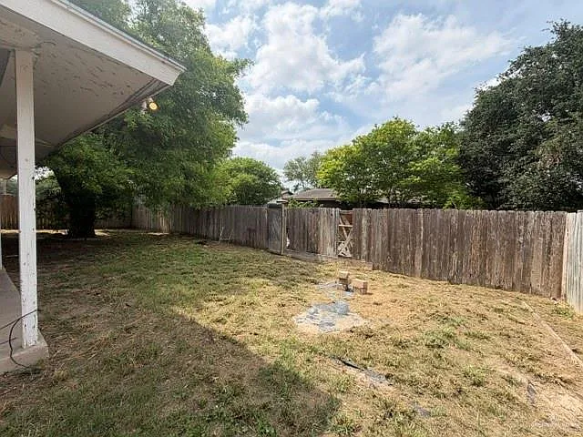 Building Photo - 501 E Hibiscus Ave