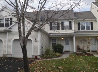 38 Osborne Gln #38, Poughquag, NY 12570