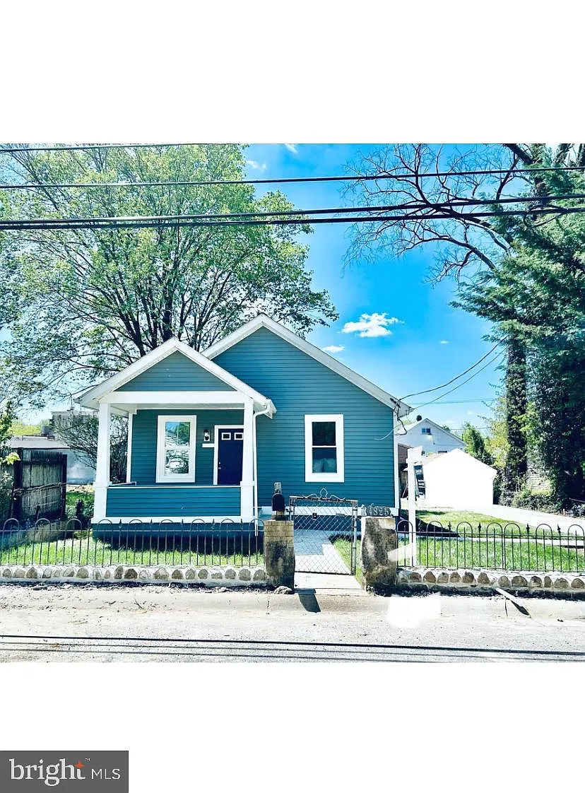 4825 Heath St photo 1