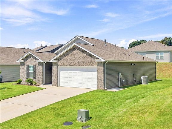 2nd image of 1032 Evan Ct