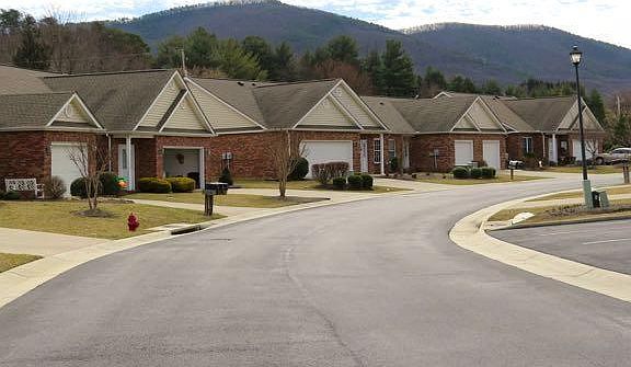 2nd image of 112 Cypress Ct