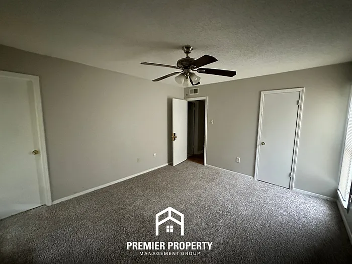 1082 Hooker St — Photo 9