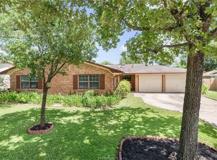 1216 S Ridgefield Cir, College Station, TX 77840