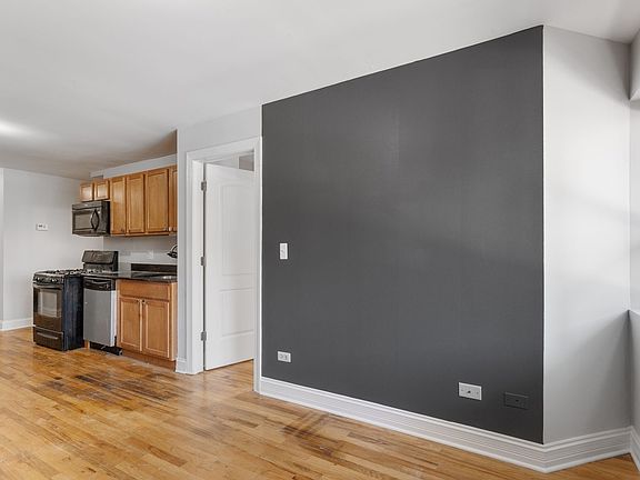 3rd image of 7616 N Marshfield Ave APT 204