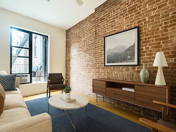 5th image of 103 W 70th St APT 4B