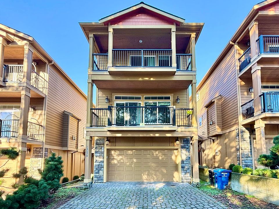 1st image of 12722 35th Ave NE #B