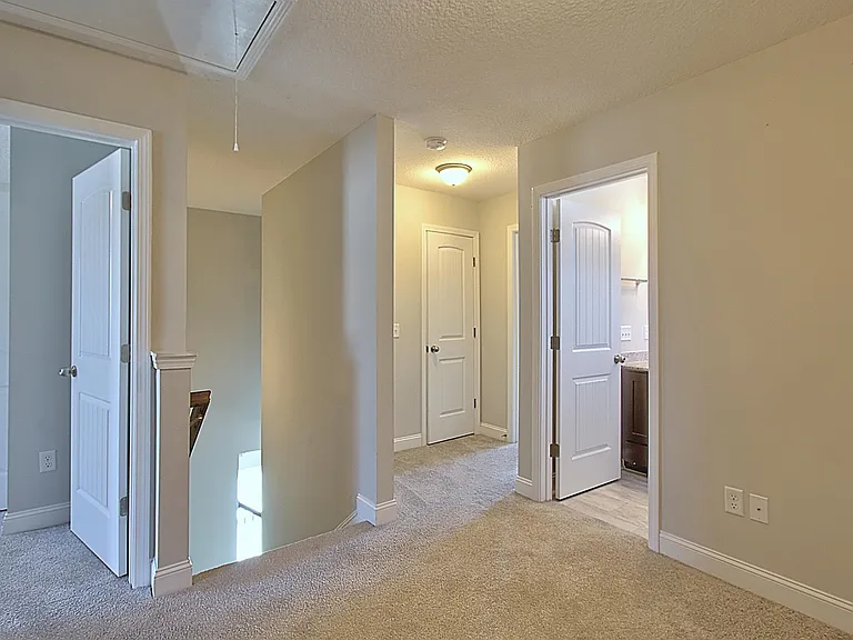 554 Fairview Cir — Photo 17