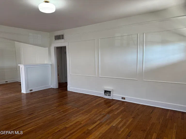 1606 Hawthorne St — Photo 5